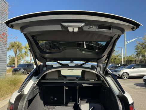 Used 2020 Land Rover Range Rover Velar S image 12