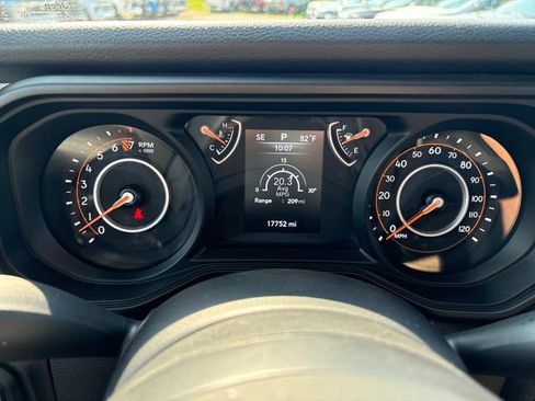 Used 2024 Jeep Gladiator Sport AWD/4WD image 13