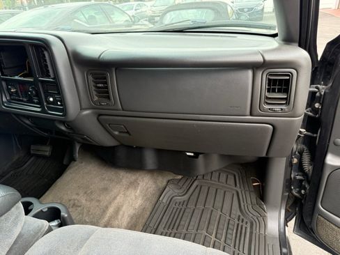 Used 2004 Chevrolet Silverado 1500 LS w/ Light Duty Power Package RWD image 12
