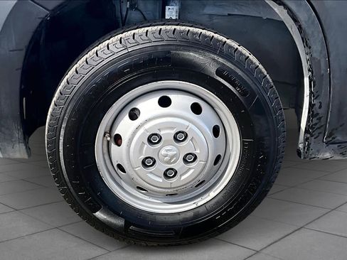 Used 2023 RAM ProMaster 2500 w/ Convenience Group image 11