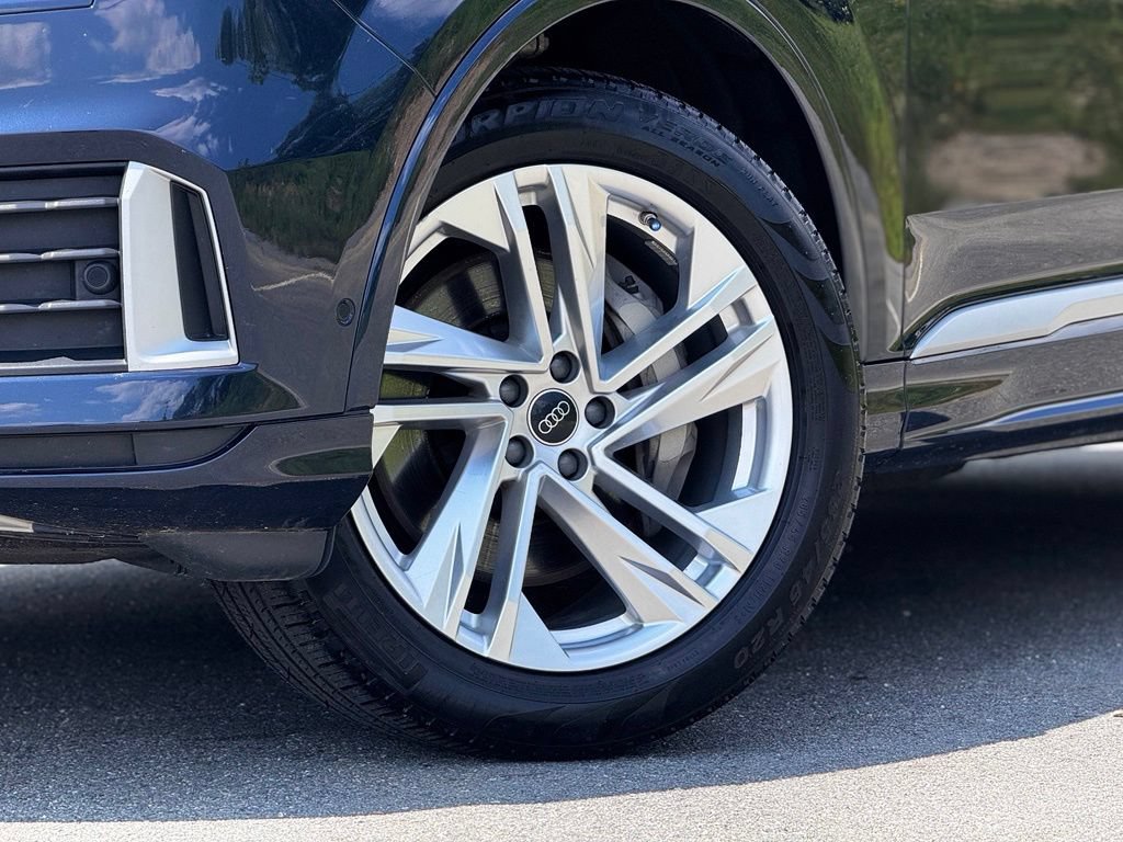 Used 2023 Audi Q7 2.0T Premium w/ Convenience Package AWD/4WD image 2