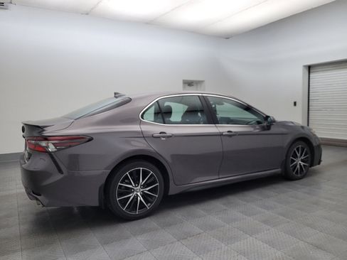 Used 2023 Toyota Camry SE image 10