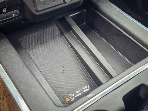 Used 2022 GMC Sierra 3500 Denali image 30