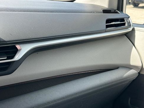 Used 2024 Toyota Sienna XLE FWD image 27