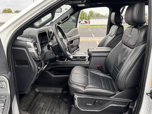 Used 2023 Ford F250 Platinum w/ FX4 Off-Road Package image 2