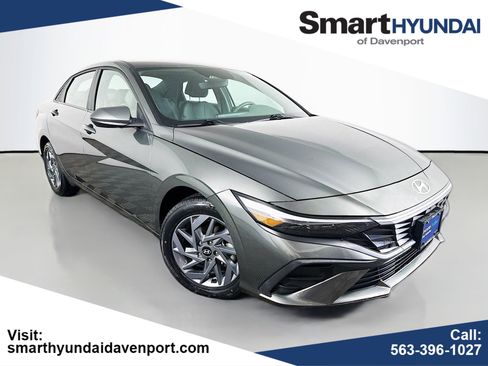 Certified 2024 Hyundai Elantra SEL image 1