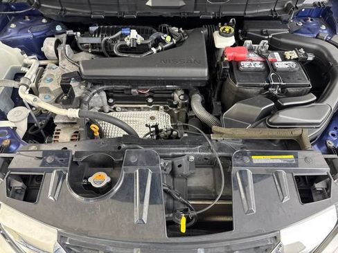 Used 2018 Nissan Rogue SV w/ Sun & Sound Touring Package AWD/4WD image 17
