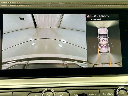 Used 2022 Bentley Continental GT image 23