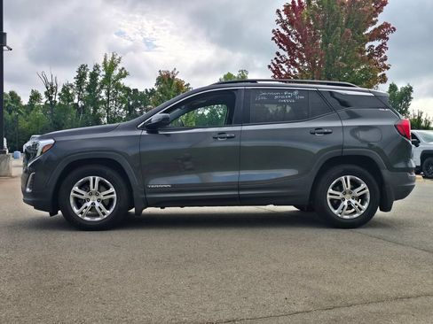 Used 2018 GMC Terrain SLE w/ Driver Convenience Package FWD image 32