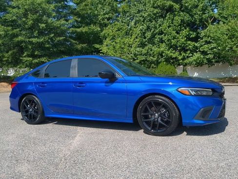 Used 2022 Honda Civic Sport image 2