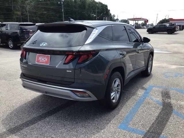 Used 2025 Hyundai Tucson SE AWD/4WD image 5