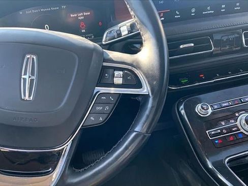 Used 2022 Lincoln Nautilus Reserve image 19