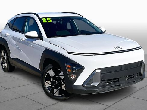 Used 2025 Hyundai Kona SEL image 3