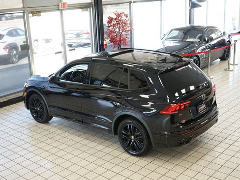 Used 2022 Volkswagen Tiguan SE R-Line AWD/4WD image 55