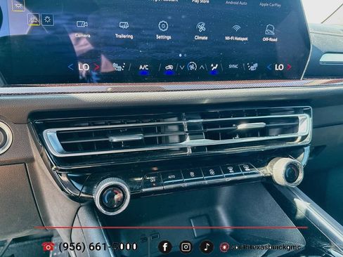 Used 2024 Chevrolet Traverse Z71 w/ LPO, Floor Liner Package AWD/4WD image 19