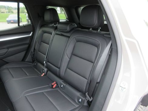 New 2027 GMC Terrain Elevation w/ Elevation Premium Package AWD/4WD image 10