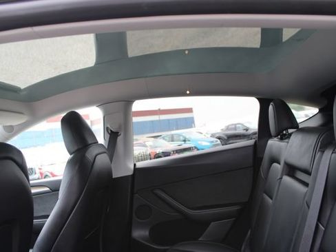 Used 2023 Tesla Model Y Long Range AWD/4WD image 30