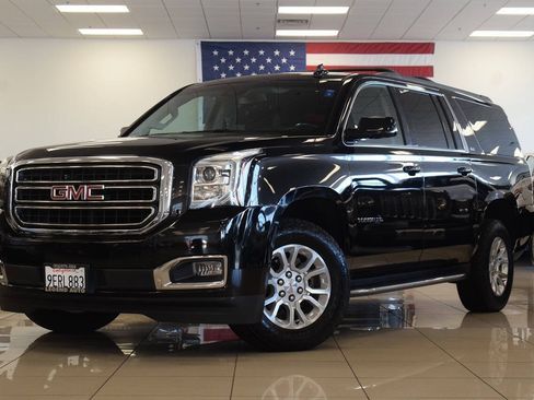 Used 2018 GMC Yukon XL SLT AWD/4WD image 3