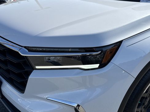 Used 2025 Honda Pilot EX-L image 6