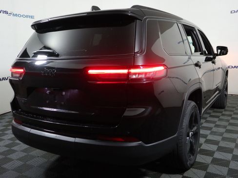 Used 2023 Jeep Grand Cherokee L Laredo AWD/4WD image 6