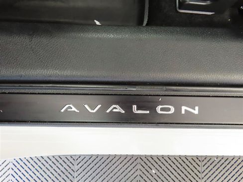 Used 2019 Toyota Avalon Limited w/ Advanced Safety Package FWD image 17