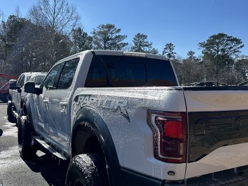 Used 2017 Ford F150 Raptor w/ Equipment Group 802A Luxury image 4
