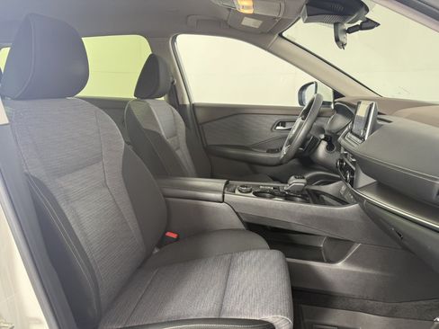 Used 2023 Nissan Rogue SV AWD/4WD image 10
