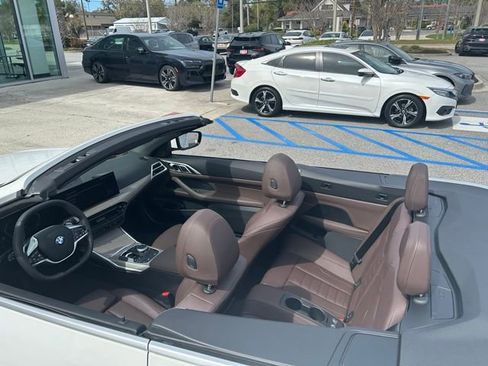 Used 2025 BMW 430i Convertible w/ Premium Package image 11