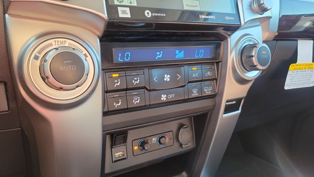 Used 2023 Toyota 4Runner Limited AWD/4WD image 19
