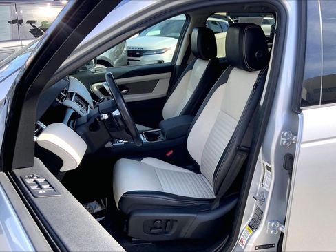 Used 2020 Land Rover Discovery Sport S R-Dynamic image 8