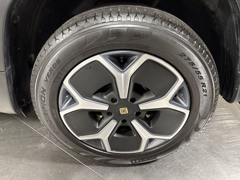 Used 2024 Rivian R1T Adventure AWD/4WD image 12