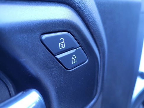 Used 2020 GMC Sierra 2500 4x4 Crew Cab w/ Gooseneck/5TH Wheel Package image 13