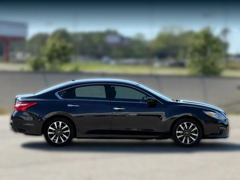Used 2017 Nissan Altima 2.5 SV FWD image 7