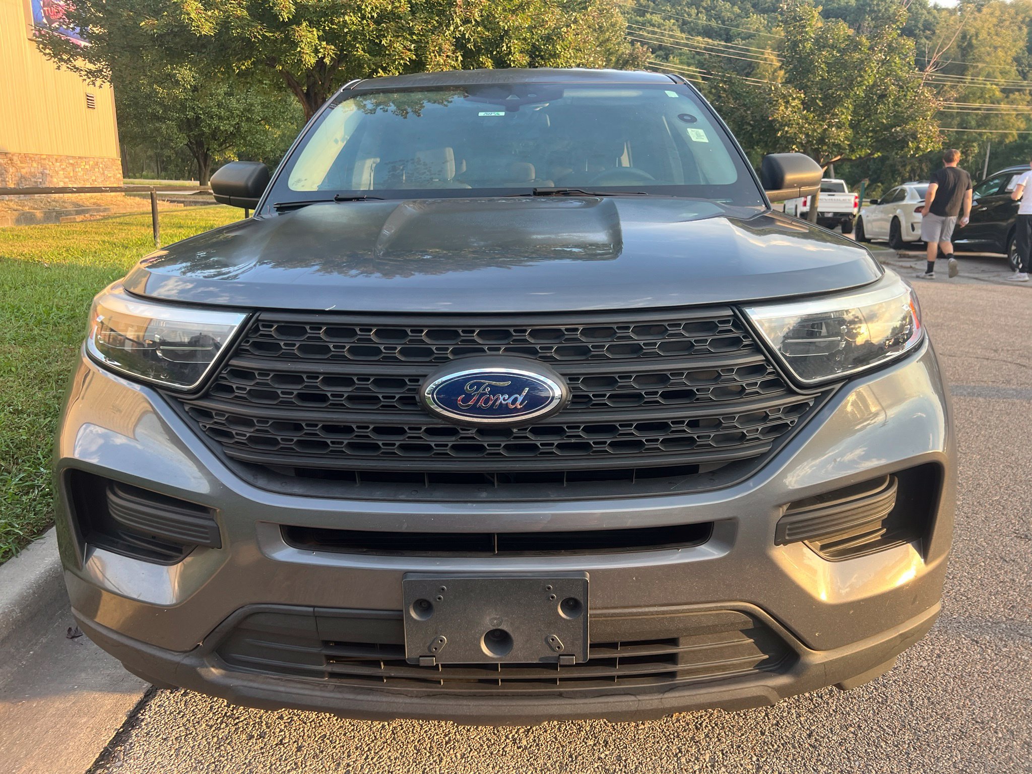 Used 2021 Ford Explorer 4WD image 2
