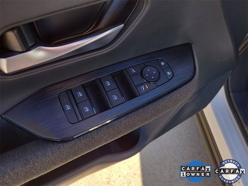 Certified 2025 Nissan Kicks SV image 17