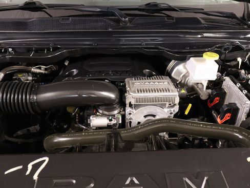 Used 2022 RAM 1500 Laramie AWD/4WD image 19