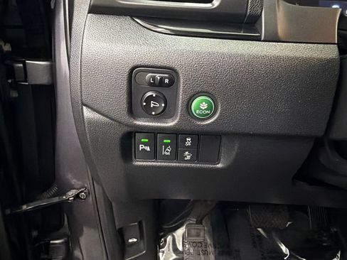 Used 2016 Honda Pilot Touring image 35