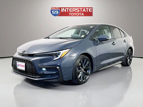 Certified 2025 Toyota Corolla XSE FWD image 3