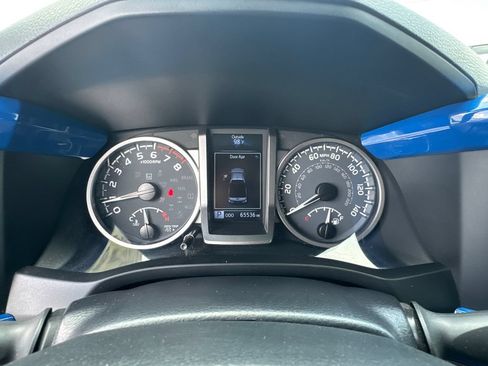 Used 2021 Toyota Tacoma SR5 AWD/4WD image 27