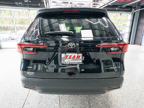 Used 2025 Toyota Grand Highlander AWD image 3