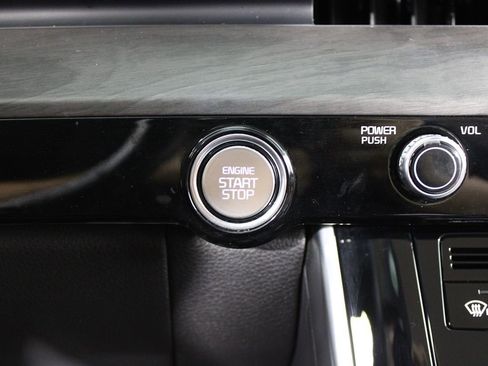 Used 2024 Kia Carnival SX FWD image 21