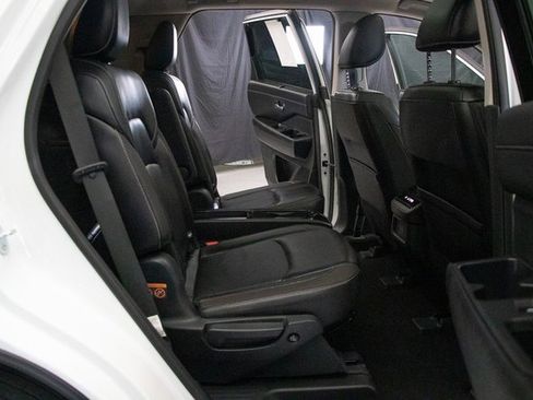 Used 2023 Nissan Pathfinder SL w/ SL Premium Package image 18