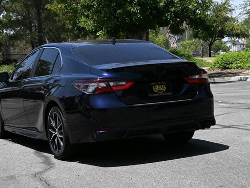 Used 2022 Toyota Camry SE w/ Carpet Mat Package (TMS) FWD image 3