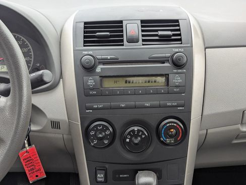 Used 2009 Toyota Corolla FWD image 16