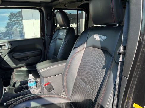 Used 2021 Jeep Wrangler Unlimited Rubicon image 3