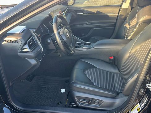 Used 2023 Toyota Camry SE image 10