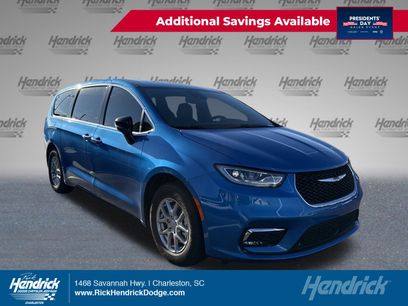 New 2026 Chrysler Pacifica Select