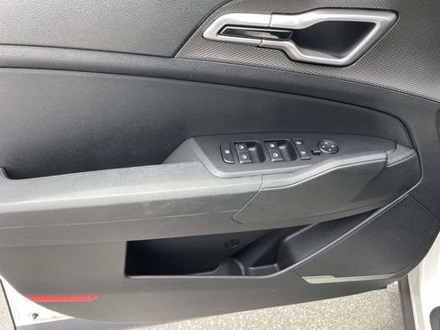 Certified 2024 Kia Sportage LX FWD image 17