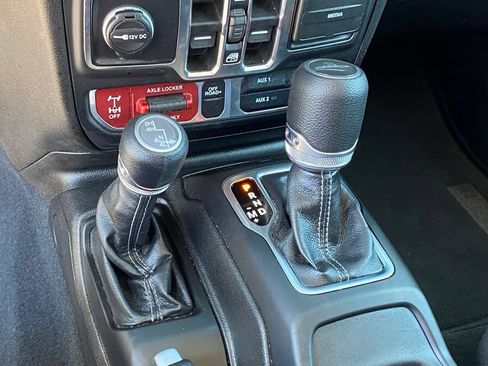 Used 2026 Jeep Gladiator Mojave AWD/4WD image 20