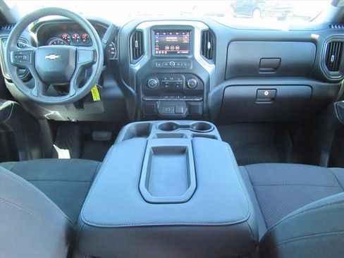 Used 2020 Chevrolet Silverado 1500 Custom w/ Custom Value Package RWD image 12